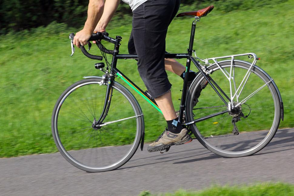 Review Genesis Equilibrium 853 frame fork road.cc